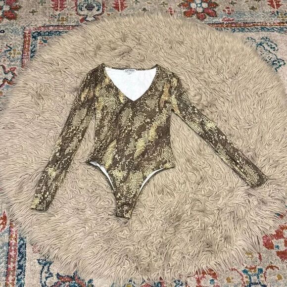 Steve Madden Tops - Steve Madden bodysuit size small